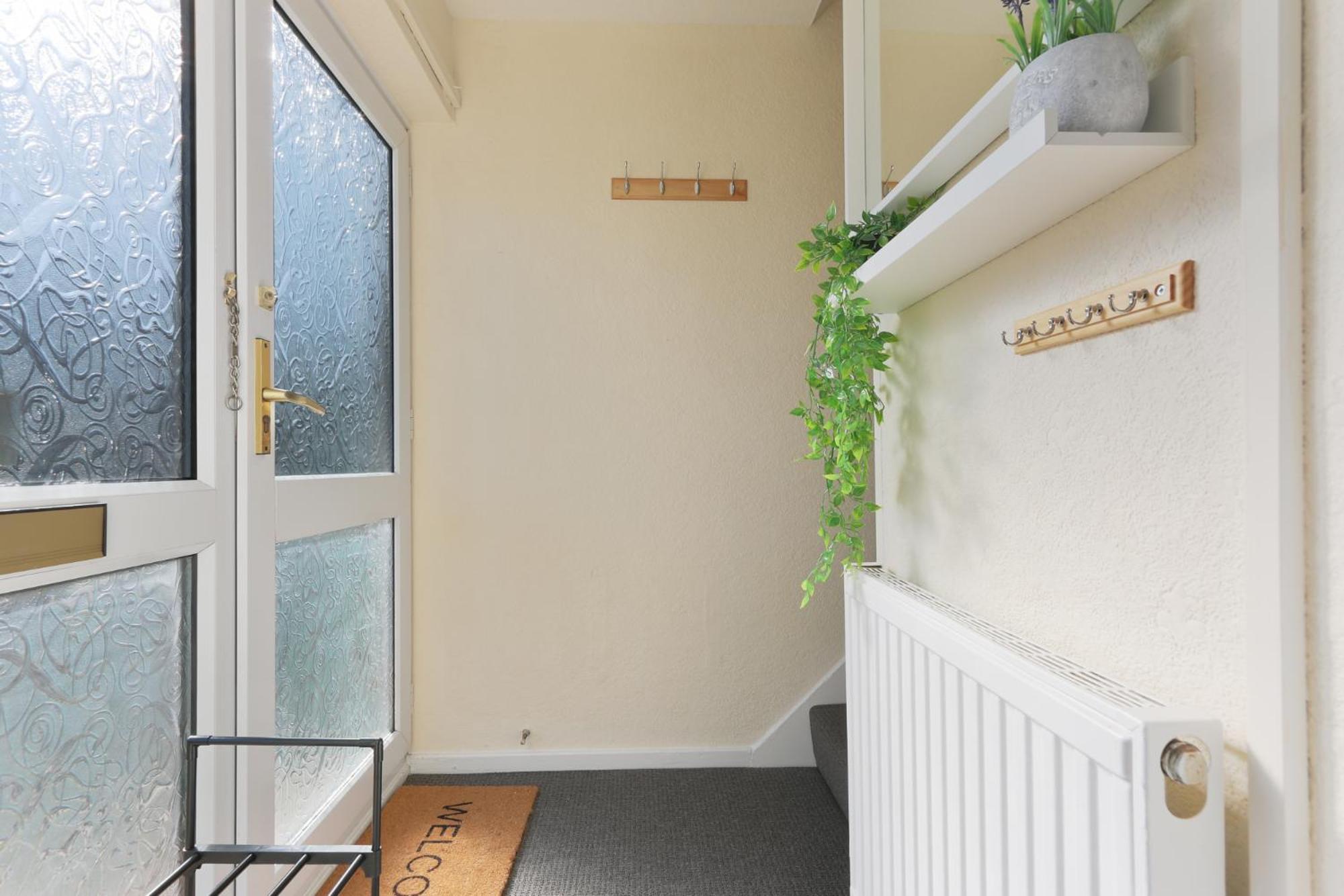 Leconfield Close - Comfy House And Free Parking Holiday home